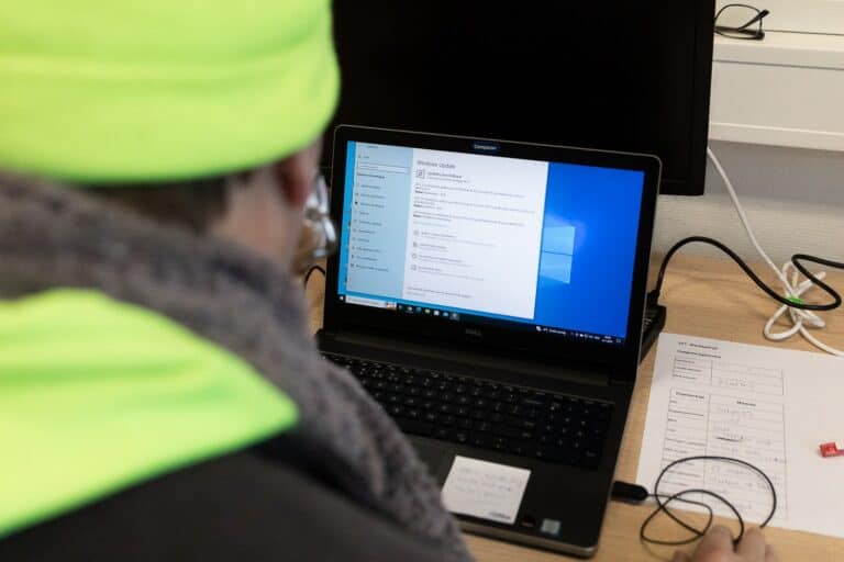 Lees meer over het artikel Digiwijs 3.0 organiseert op 10 en 11 september gratis computerhulp in Utrecht tijdens de Week van Lezen en Schrijven 2025